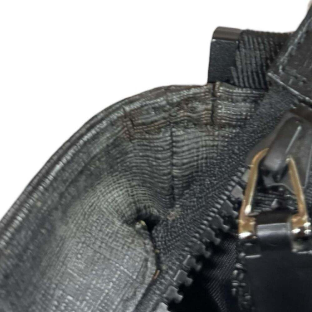 GUCCI Black Canvas Shoulder Bag - Picture 14 of 15